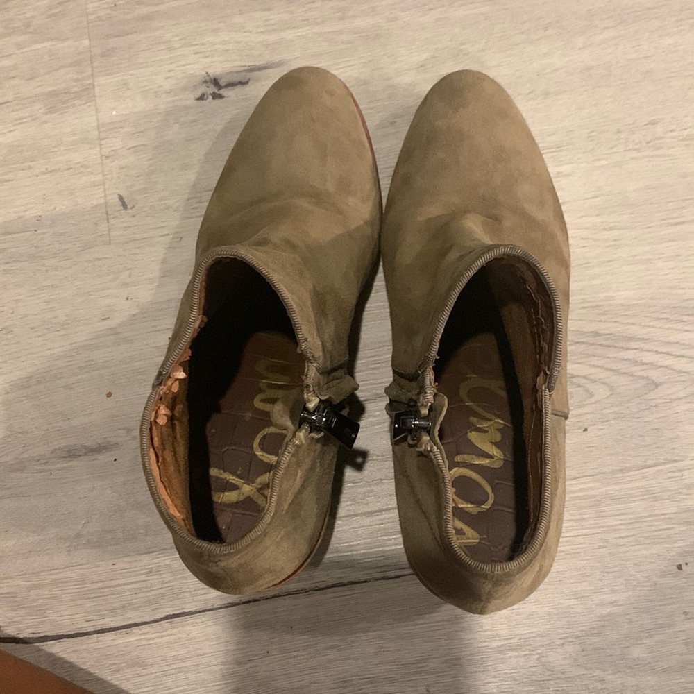 Tan heels size 4 1/2